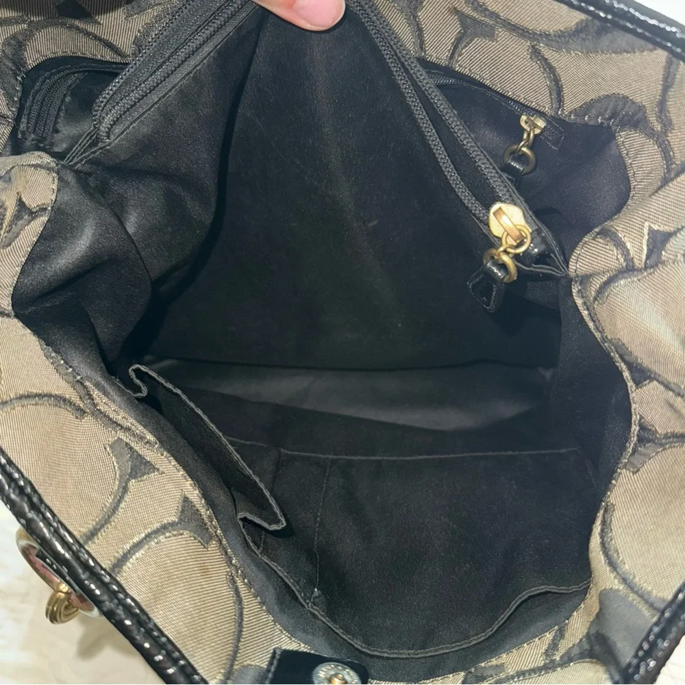 Coach Vintage Black and Grey Signature C Gold Chain and Snap Tote Shoulder Bag - Picture 11 of 15